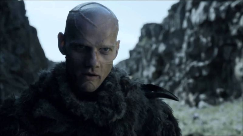 ¿Qué grupo de salvajes son conocidos caníbales más allá del Muro?