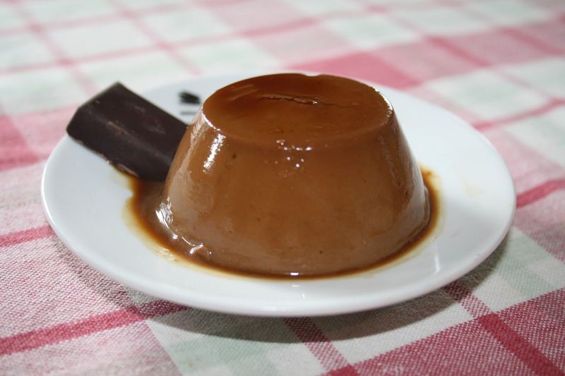 ¿Flan de chocolate que sabe a m*erda o m*erda que sabe a flan de chocolate?
