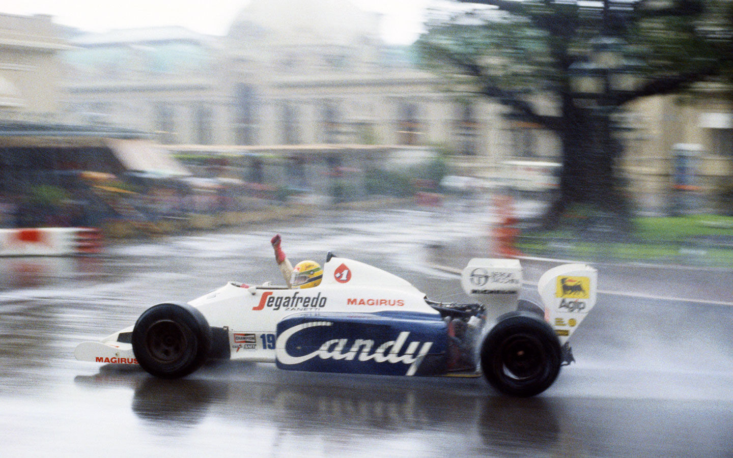 En 1984, año de su debut, Ayrton Senna logra sus primeros podios en la F1. ¿Cuáles son?