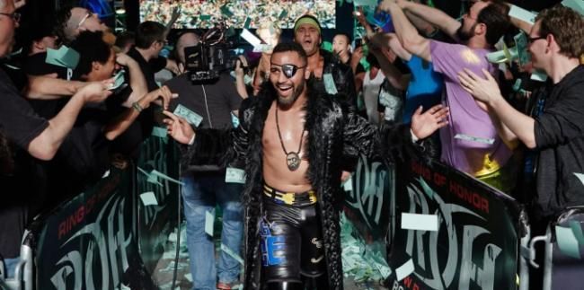 ¿Con qué luchador formó pareja Rocky Romero en NJPW antes de Trent Barreta y Alex Koslov?
