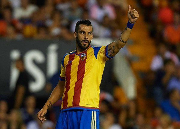 ¿Con qué equipo andaluz debutó en primera Álvaro Negredo?