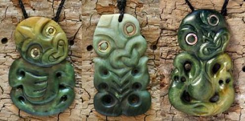 Estos dijes se llaman...