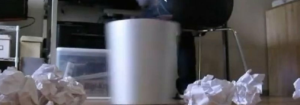 Cuando tiras bolas de papel a la papelera