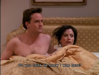 ¿Con quién quería acostarse Mónica cuando se acostó por primera vez con Chandler?
