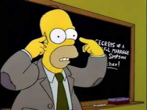 ¿Acorde a Moe qué tinte de cabello utiliza Marge Simpsons?