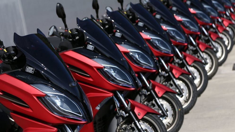 ¿Con qué motos empezó Natalie a correr carreras?