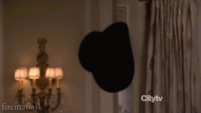 ¿A qué serie hace referencia el número de teléfono al cual envían una foto de los genitales de Marshall?