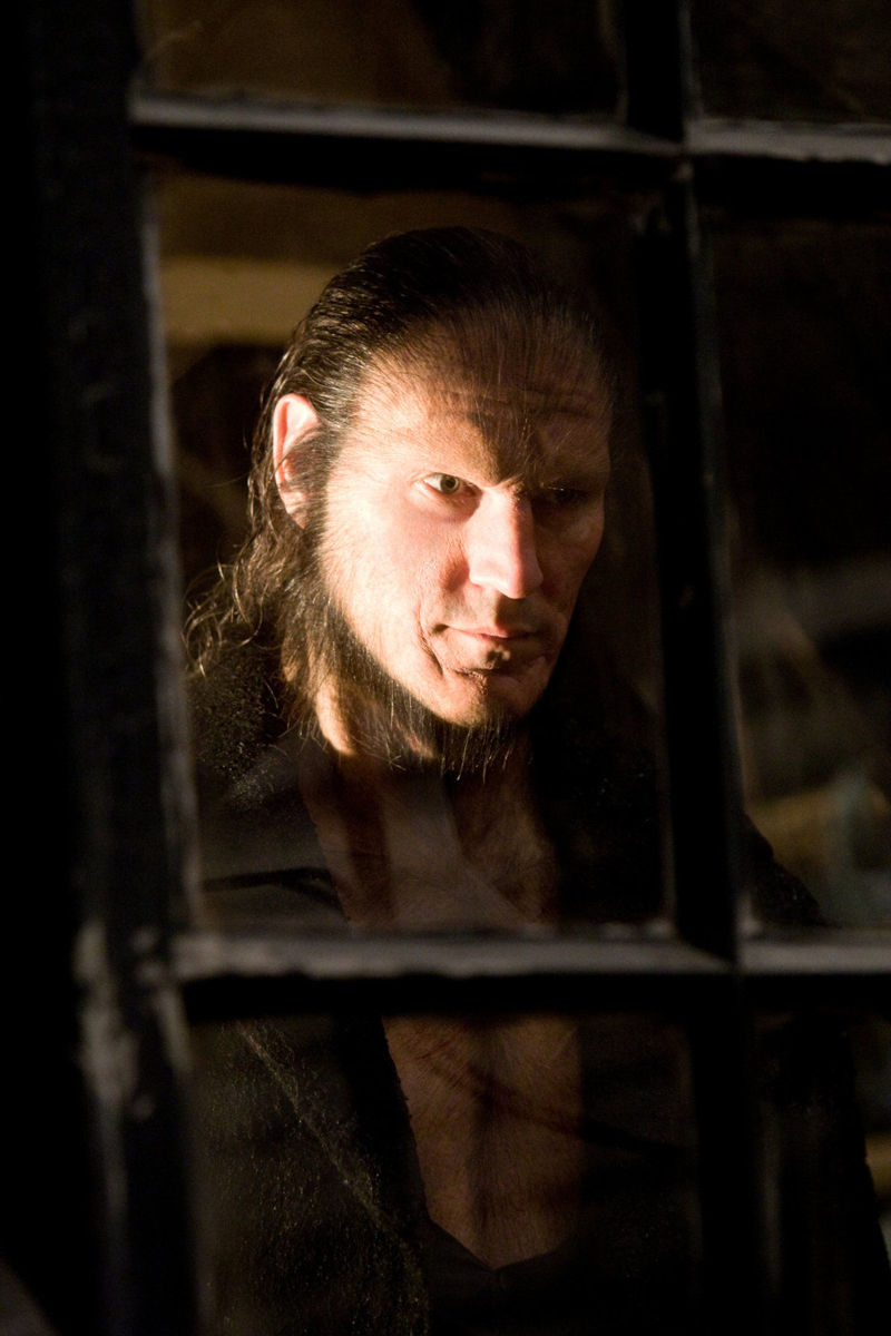 ¿Por qué Fenrir transforma a Remus Lupin?