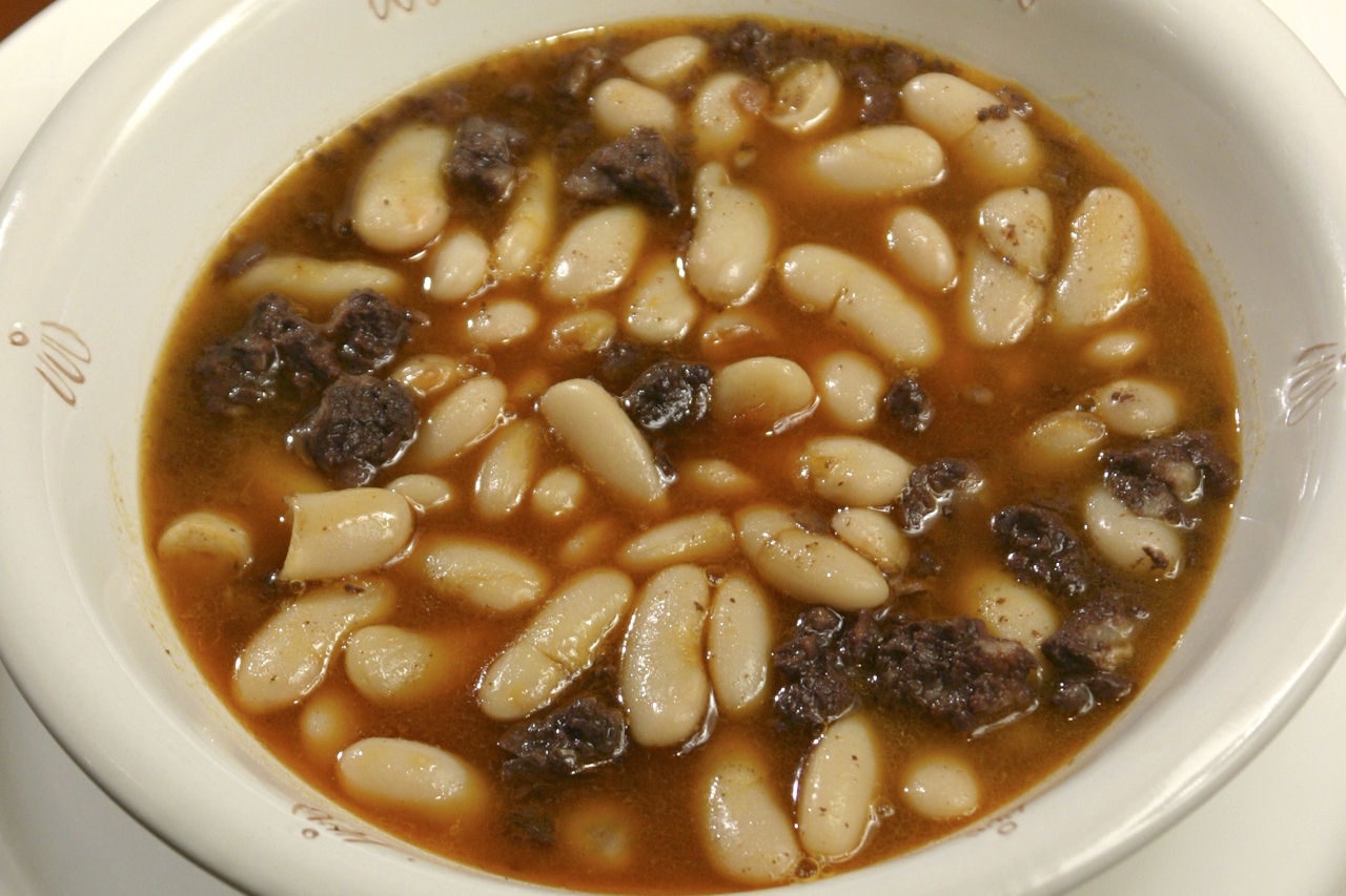 ¿Cuál de estos alimentos / bebidas no es típico de Asturias?