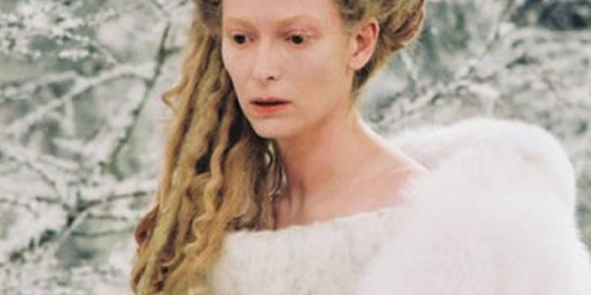 ¿qué personaje conoce antes a la bruja blanca?