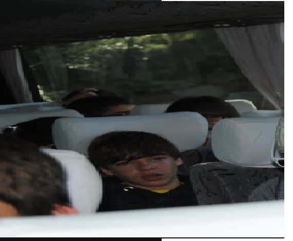 F. Observe a este individuo, qué le pasa?