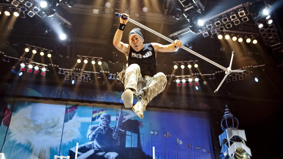 ¿ En que año Bruce Dickinson aparece en la Banda?