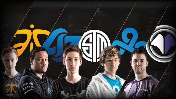 ¿Cuántos equipos forman la LCS? (Europea o Norteamericana)