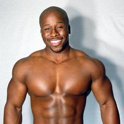 ¿Del 1 al 5, cuánto le darías a este tío de atractivo?..