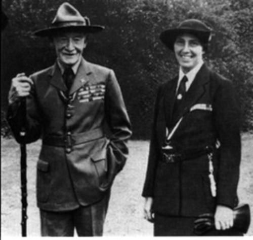 Su mujer, Lady Olave Baden Powell, creó las Girl Scouts. ¿Verdadero o falso?