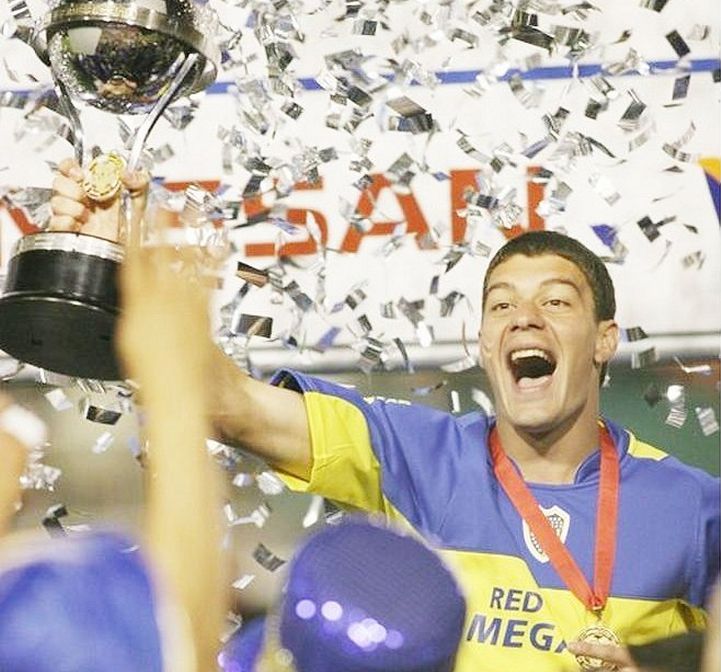 Medio Campo/Volantes. 1/2 (3 mas votados)