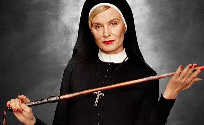 ¿Como se llama el personaje al que interpreta Jessica Lange en la segunda temporada?