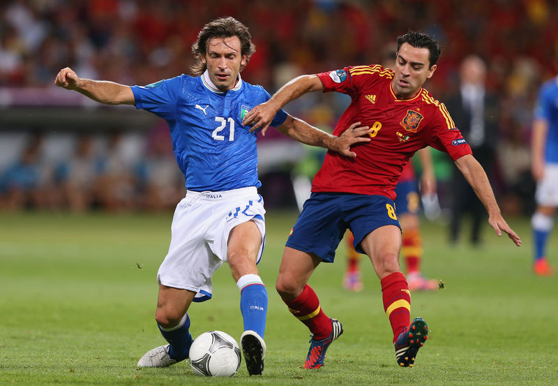 ¿Xavi o Pirlo?
