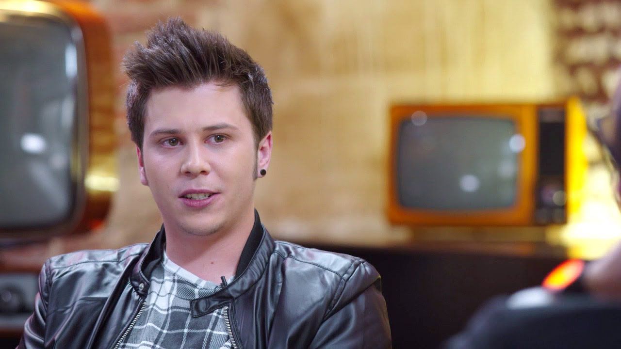 ¿En la entrevista de Risto, porqué elRubius se pone a llorar?