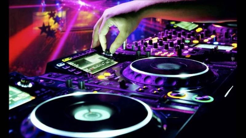 30716 - ¿Que elegirías para una música electrónica?