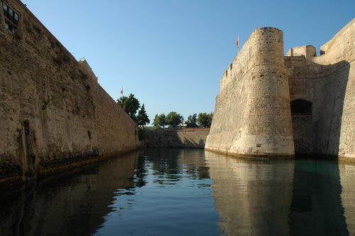 ¿Qué elemento característico posee Las Murallas Reales?