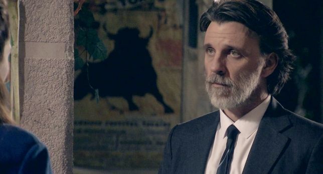 ¿Cómo reacciona Adela cuando ve a Tomás 20 años después?