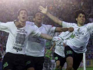 ¿Contra qué equipo marco Moratón el gol que devolvió al Racing a Primera División en la 2001/2002?