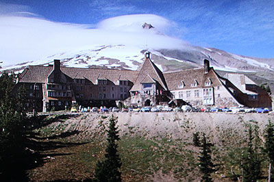 ¿Cómo se llamaba el hotel donde vivieron unos meses las familia de Jack Torrence?