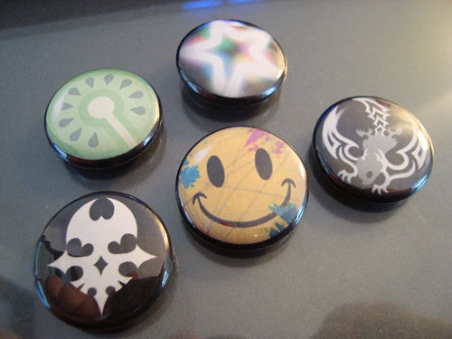 Con los pines que te entrega el Sr. Hanekoma el día 2 de juego, ¿Cuáles de los siguientes poderes NO puedes realizar?