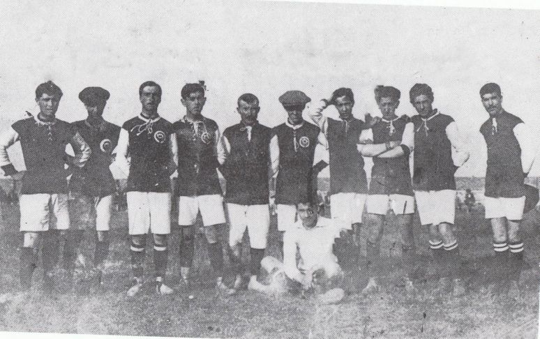 ¿De qué color fué su primera equipación?