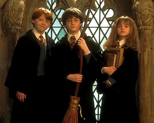 ¿Cuáles son los nombres completos de Harry, Ron y Hermione?