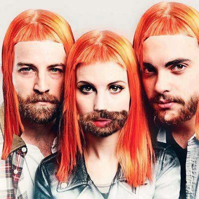 ¿Cómo se llama el profesor de canto de Hayley?