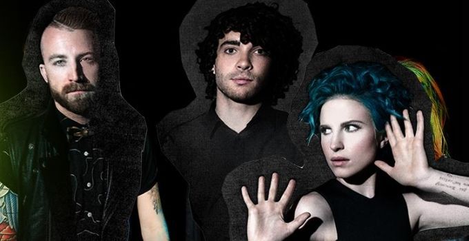 ¿Cuáles fueron los singles de su primer álbum?